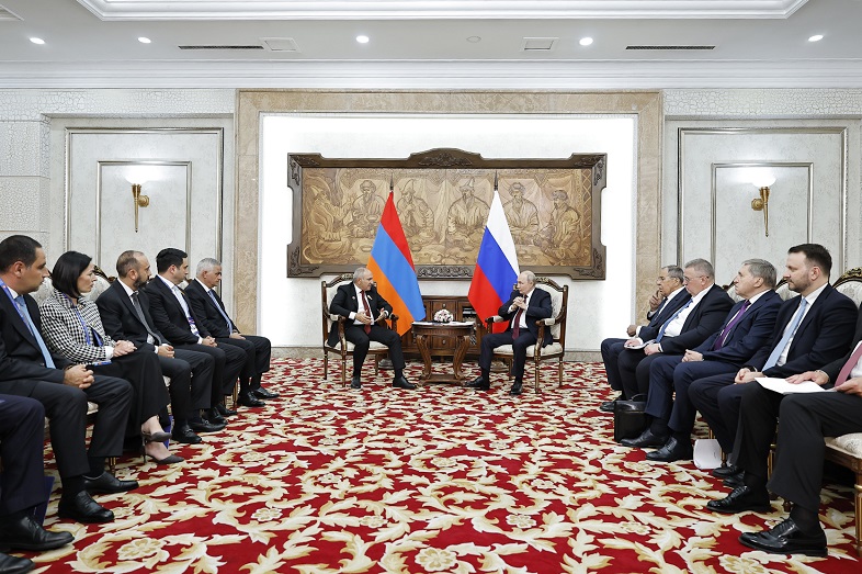Переговоры Путина и Пашиняна в Москве о планах Еревана