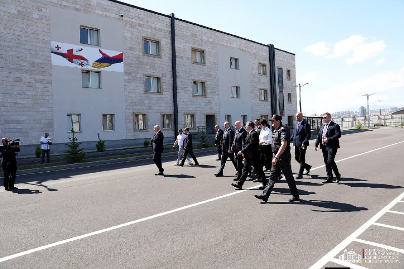 Министр внутренних дел Грузии Сулхан Тамазашвили в Центре оперативного управления 112 в Вайке