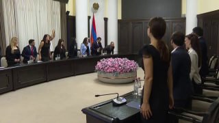 Никол Пашинян выступает с заявлением об иммиграции в Армении