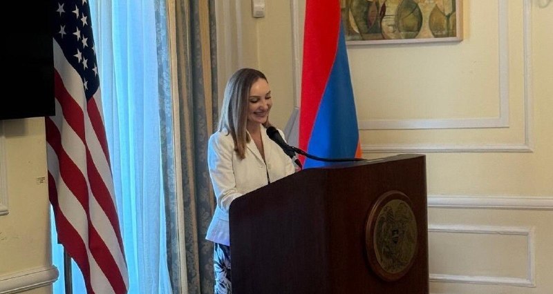 Лилит Макунц, бывший посол Армении в США, отказалась от депутатского мандата