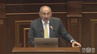 Никол Пашинян выступает перед избирателями в Вайке