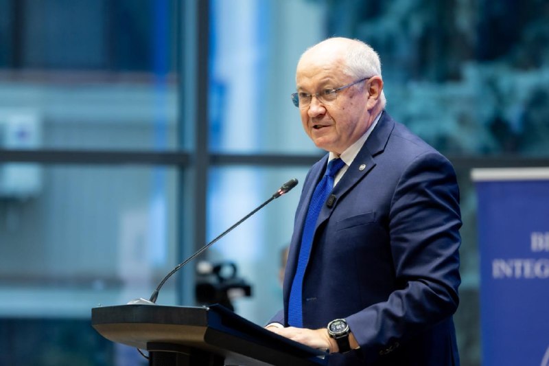 Премьер-министр Молдавии Александр Мунтяну объявляет об отставке