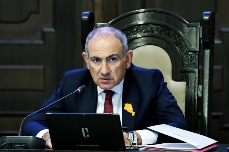 Премьер-министр Армении Никол Пашинян на заседании правительства в Ереване