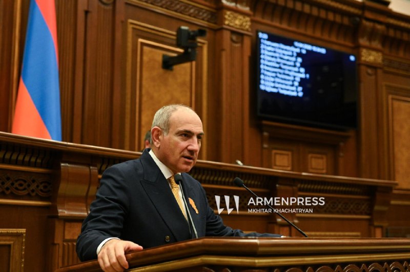 Никол Пашинян выступает в парламенте Армении, выборы 2026 года