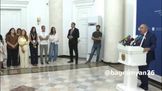 Никол Пашинян выступает с заявлением о сотрудниках правоохранительных органов