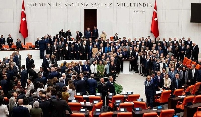 Здание парламента Турции в Анкаре, где голосовали по закону о РПК