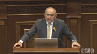 Никол Пашинян выступает в Вайке, Вайоц-Дзор