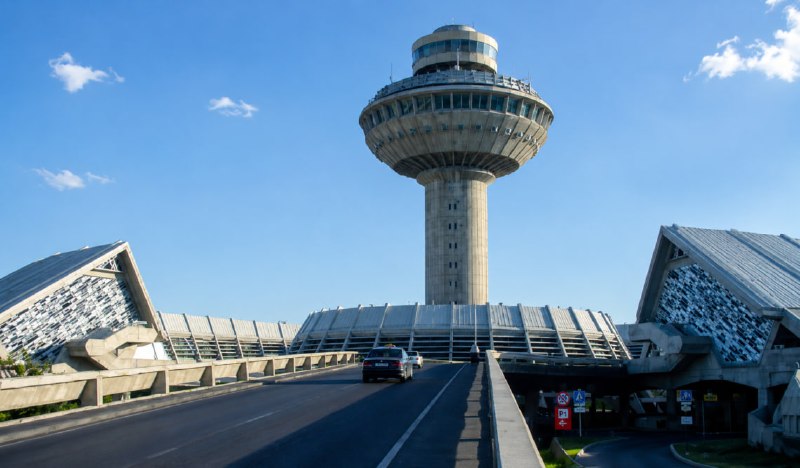 Старый круглый терминал аэропорта Звартноц в Армении