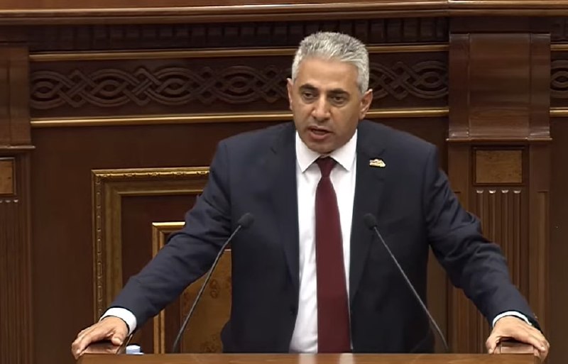 Здание Национального Собрания, где выступал Эдгар Казарян