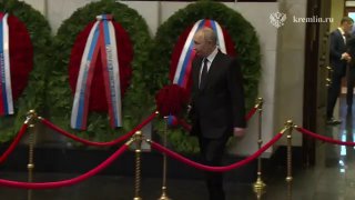 Владимир Путин на панихиде по Сергею Иванову, Вайк