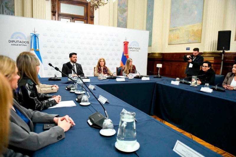 Церемония создания парламентской группы дружбы Аргентина-Армения в Буэнос-Айресе