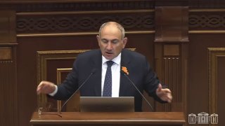 Никол Пашинян на пресс-конференции, Вайк, Вайоц-Дзор