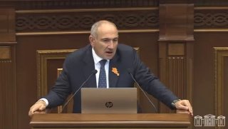 Никол Пашинян выступает с заявлением о ситуации с выборами в Вайке