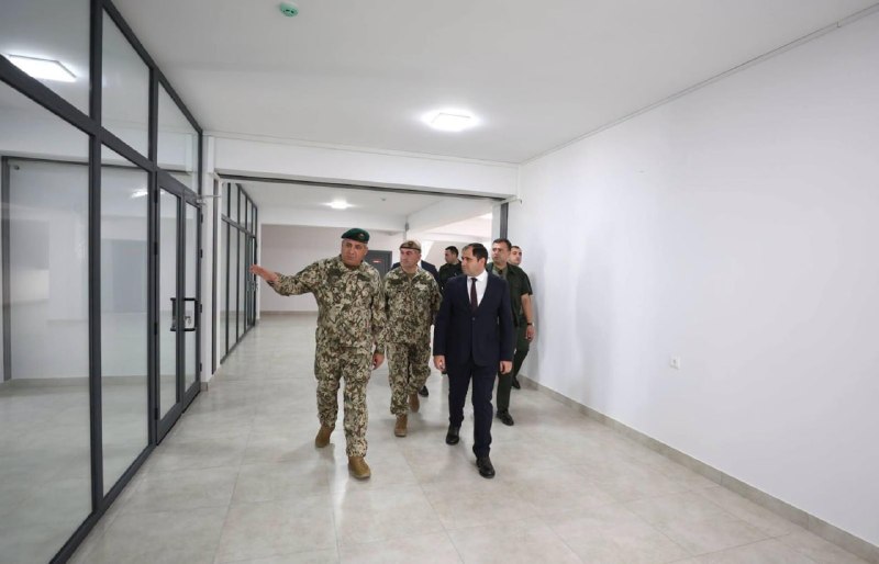 Министр обороны Сурен Папикян на открытии корпуса штаба учебного центра в Вайоц-Дзоре