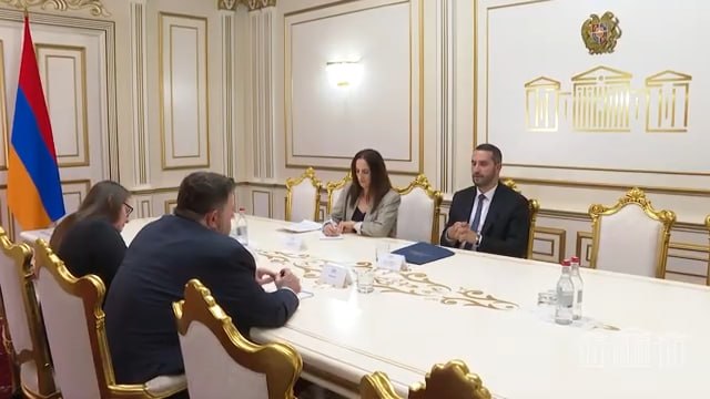 Рубен Рубинян и Дэвид Аллен на встрече в Ереване